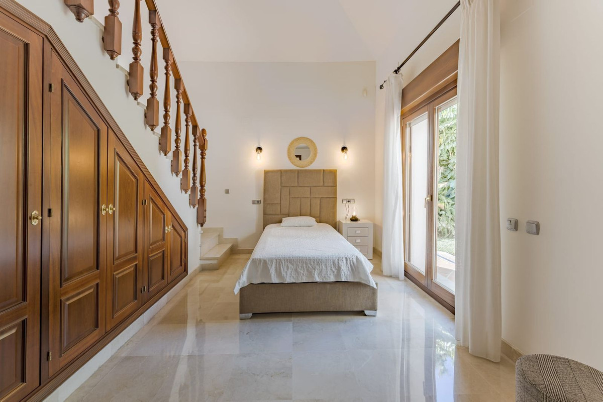 Huis te koop in Nueva Andalucía | 6 slaapkamers H5127016
