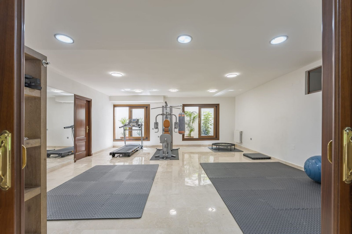 Huis te koop in Nueva Andalucía | 6 slaapkamers H5127016
