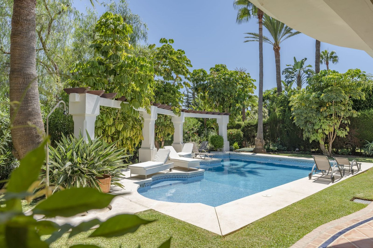 Huis te koop in Nueva Andalucía | 6 slaapkamers H5127016