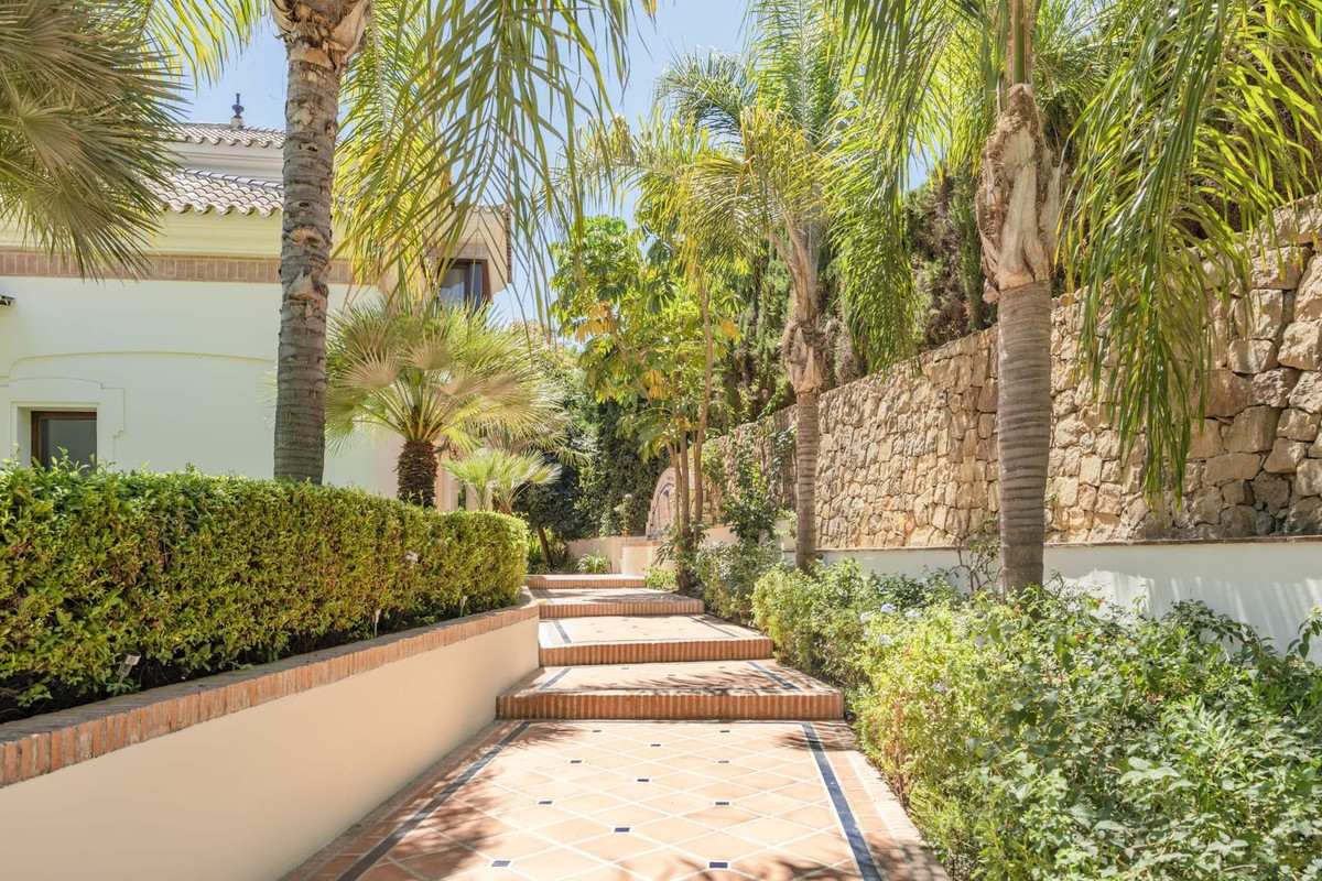 Huis te koop in Nueva Andalucía | 6 slaapkamers H5127016