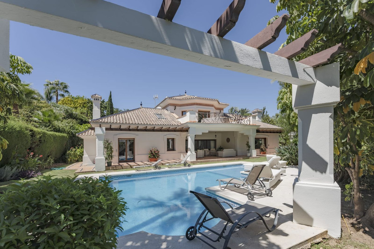 Huis te koop in Nueva Andalucía | 6 slaapkamers H5127016