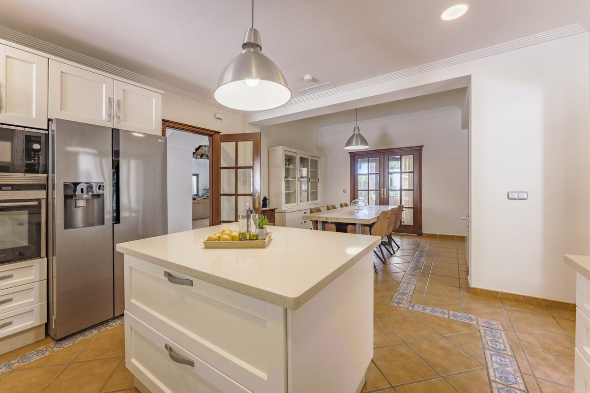 Huis te koop in Nueva Andalucía | 6 slaapkamers H5127016