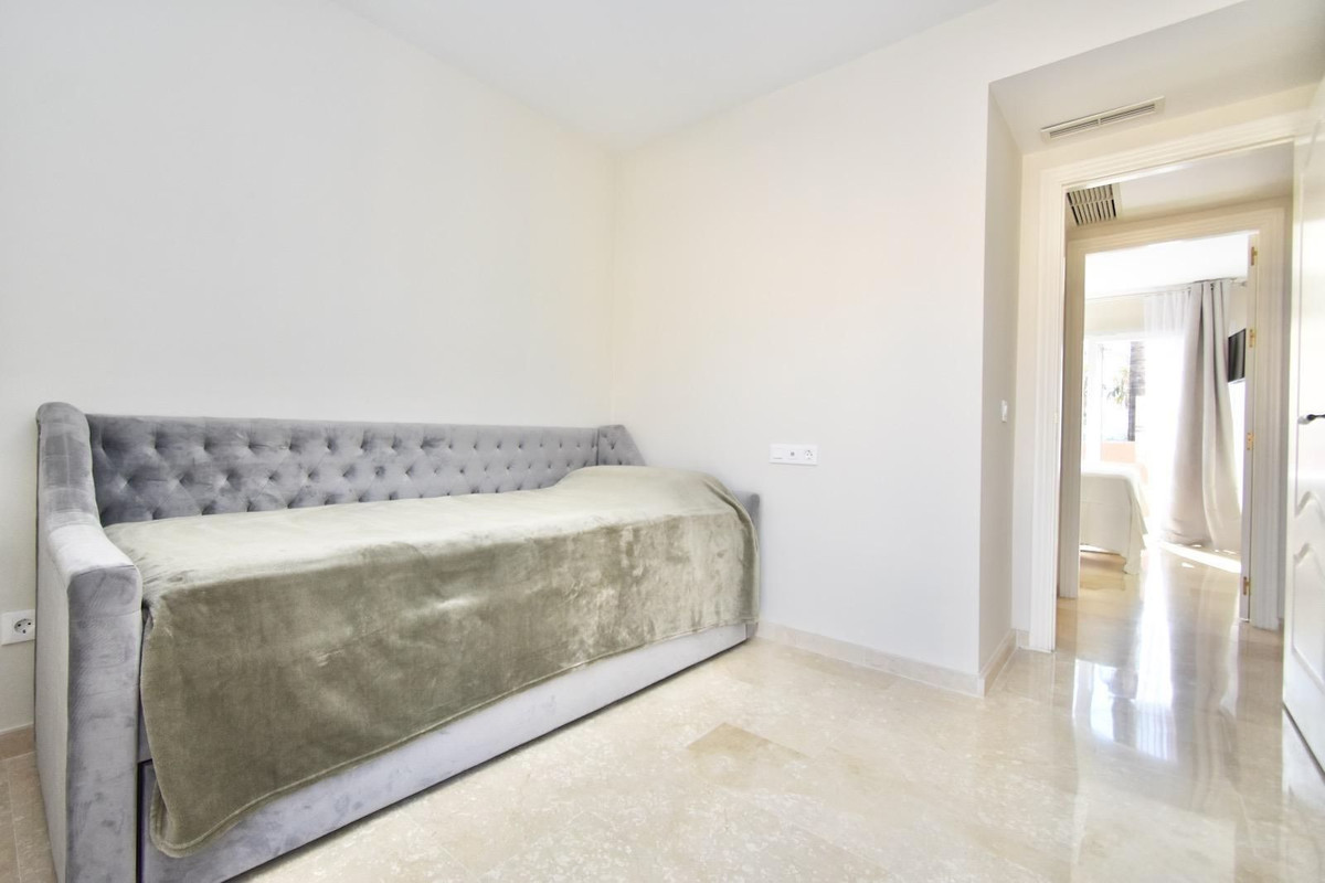 House for sale in Nueva Andalucía | 4 bedrooms H5129914