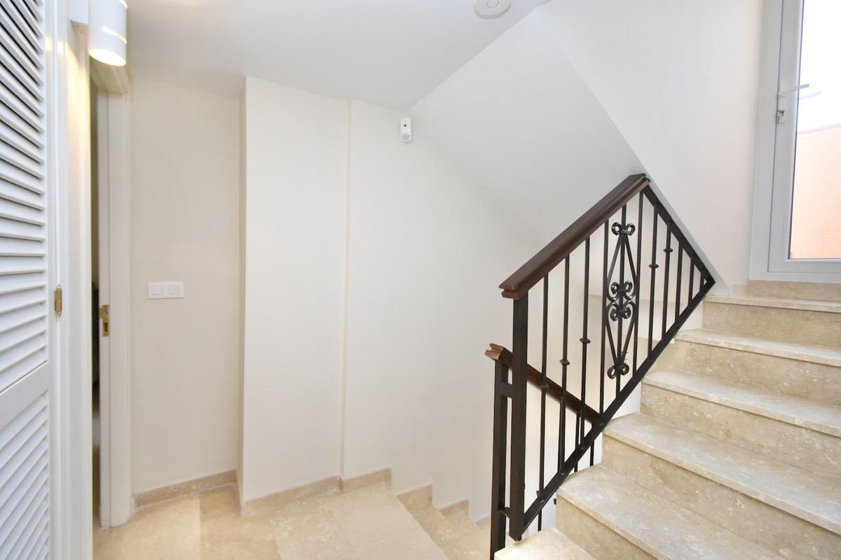 House for sale in Nueva Andalucía | 4 bedrooms H5129914