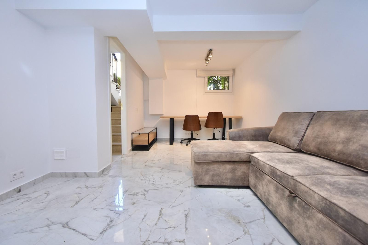 House for sale in Nueva Andalucía | 4 bedrooms H5129914