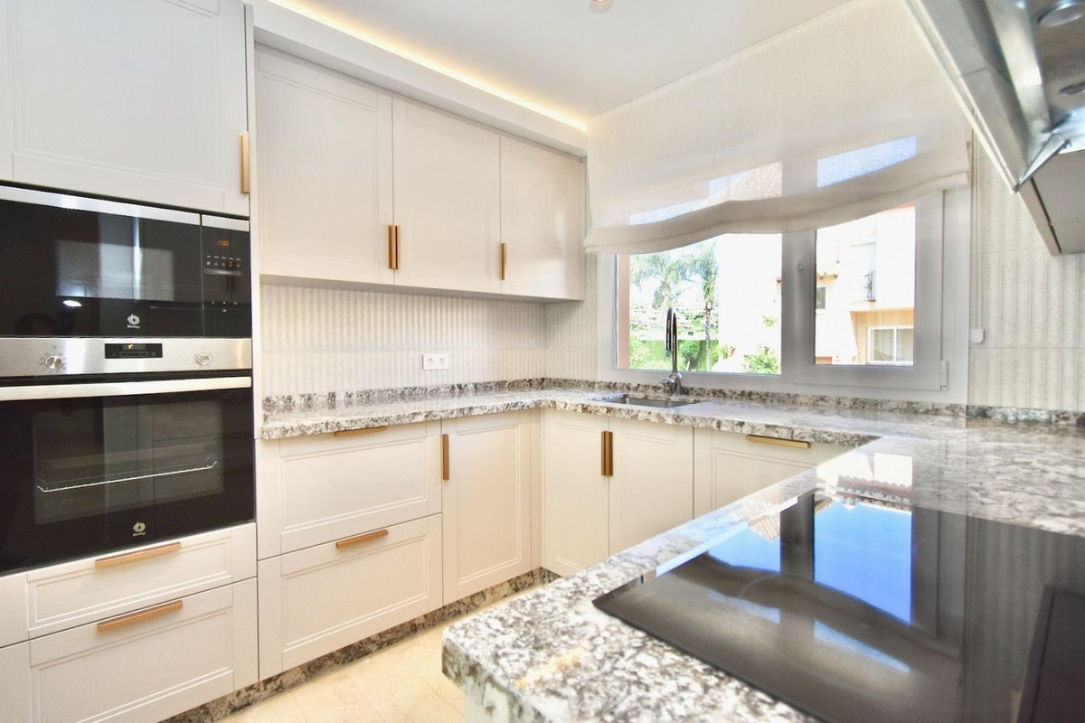House for sale in Nueva Andalucía | 4 bedrooms H5129914