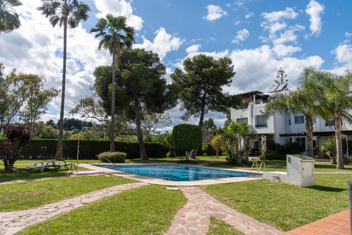 Townhouse for sale in Nueva Andalucía | 3 bedrooms H5130007
