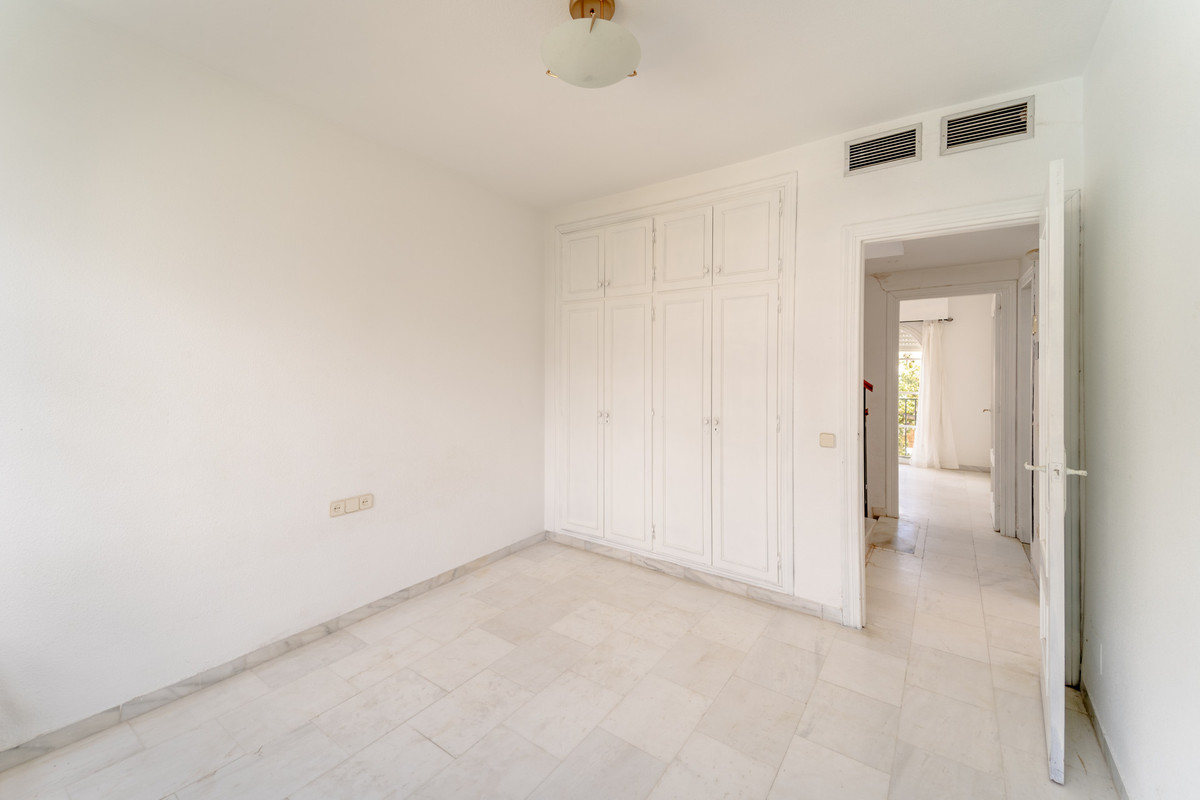 Townhouse for sale in Nueva Andalucía | 3 bedrooms H5130007