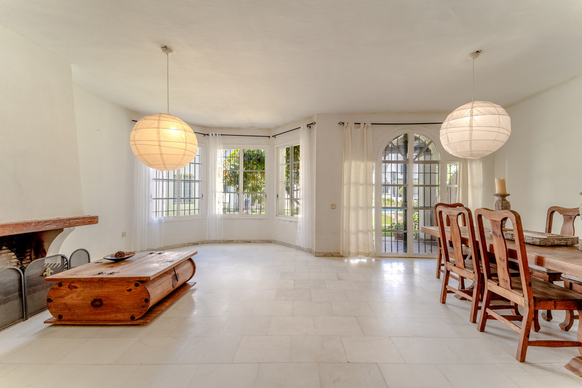 Townhouse for sale in Nueva Andalucía | 3 bedrooms H5130007
