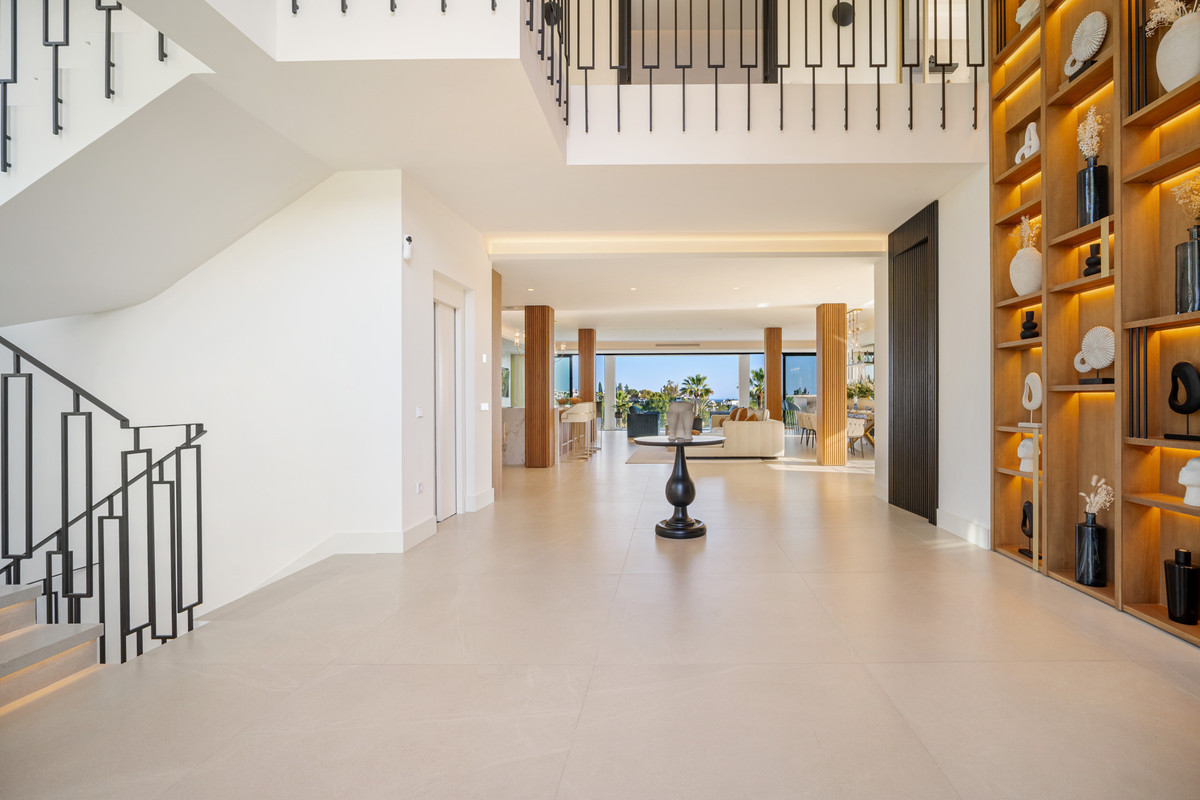 House for sale in Nueva Andalucía | 6 bedrooms H5130034