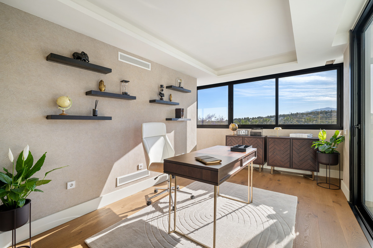 House for sale in Nueva Andalucía | 6 bedrooms H5130034