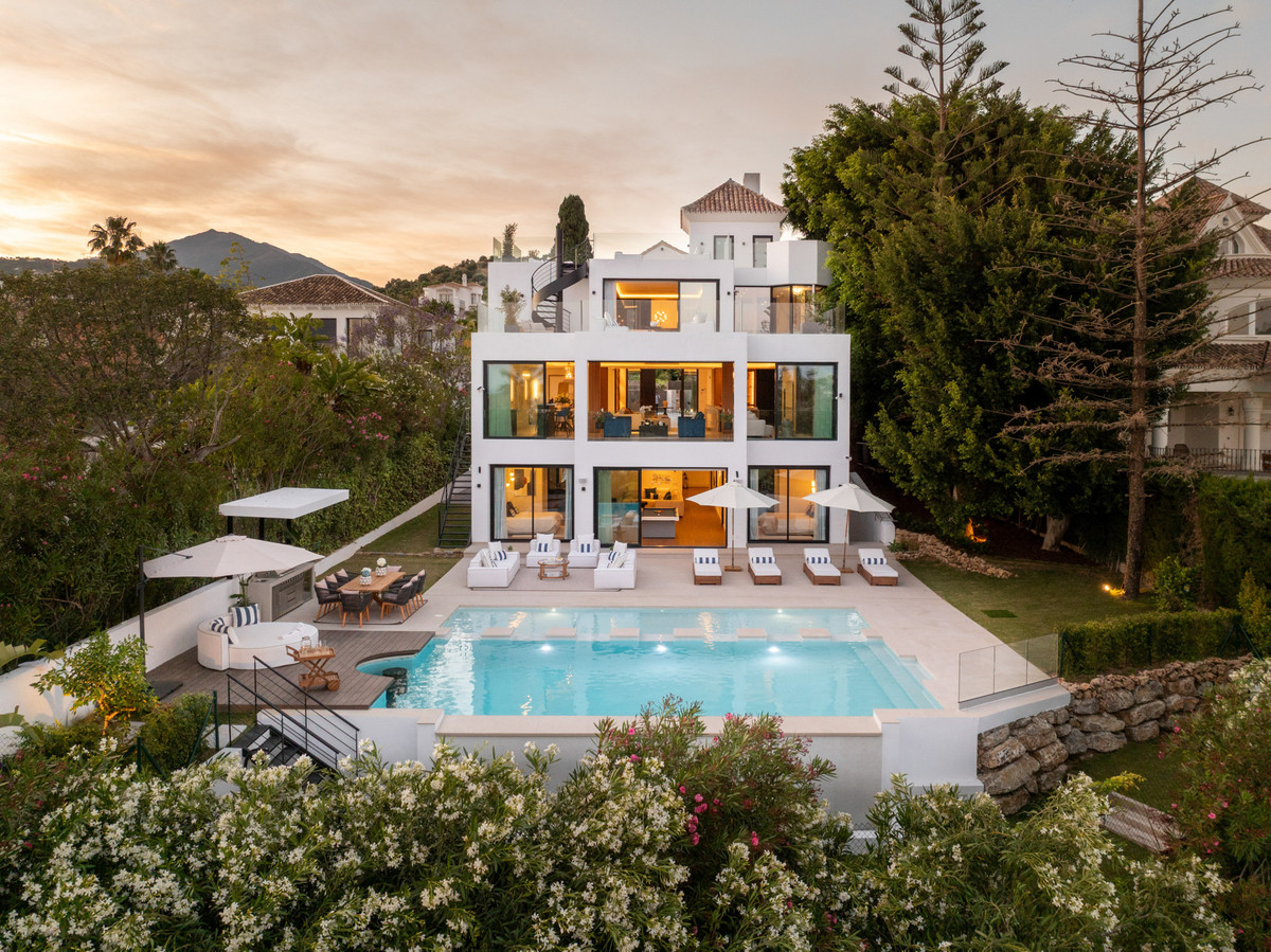 House for sale in Nueva Andalucía | 6 bedrooms H5130034