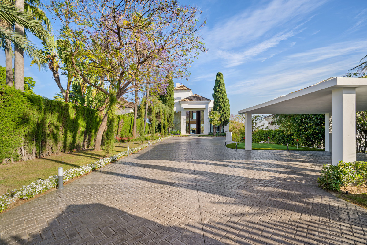 House for sale in Nueva Andalucía | 6 bedrooms H5130034