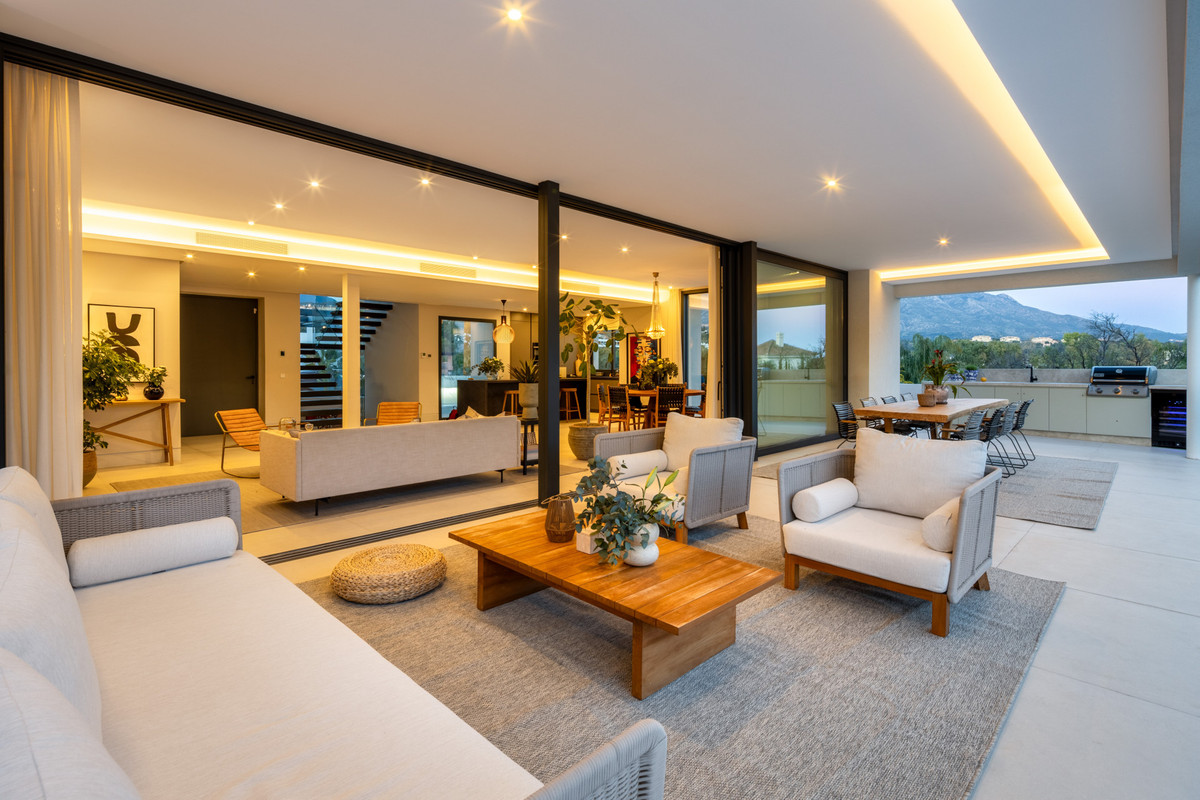 House for sale in Nueva Andalucía | 5 bedrooms H5130079