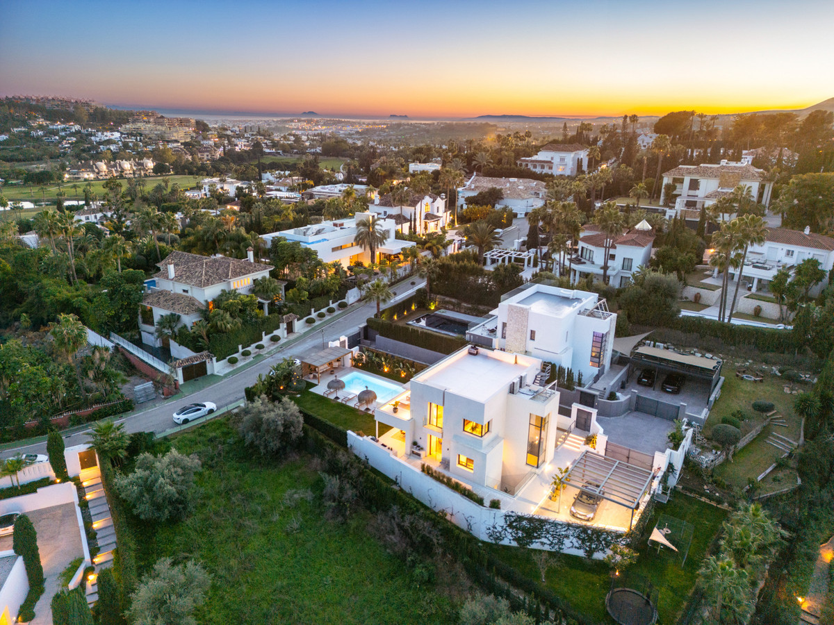 House for sale in Nueva Andalucía | 5 bedrooms H5130079