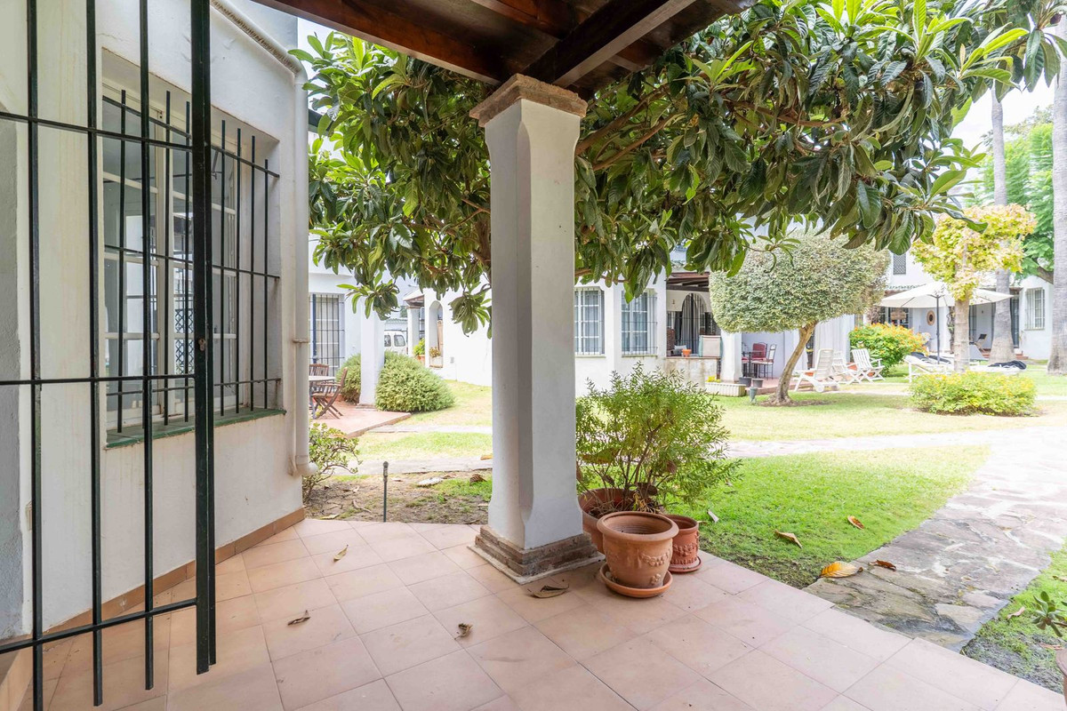 Townhouse for sale in Nueva Andalucía | 3 bedrooms H5130940