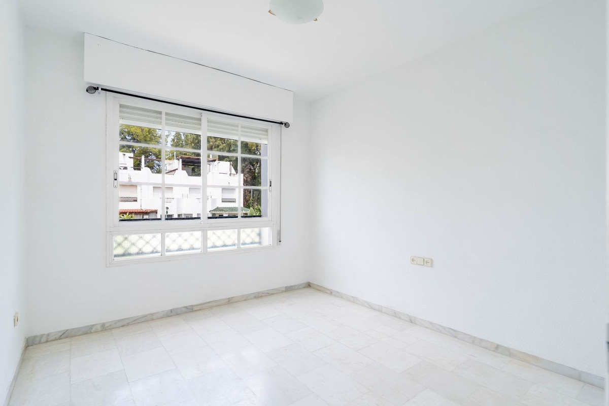 Townhouse for sale in Nueva Andalucía | 3 bedrooms H5130940
