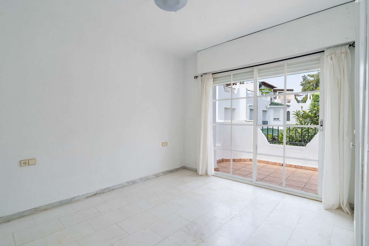 Townhouse for sale in Nueva Andalucía | 3 bedrooms H5130940
