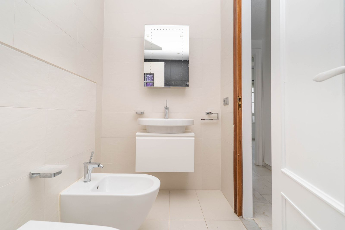 Townhouse for sale in Nueva Andalucía | 3 bedrooms H5130940