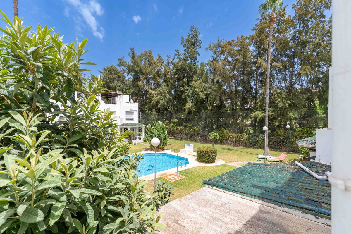Townhouse for sale in Nueva Andalucía | 3 bedrooms H5130940