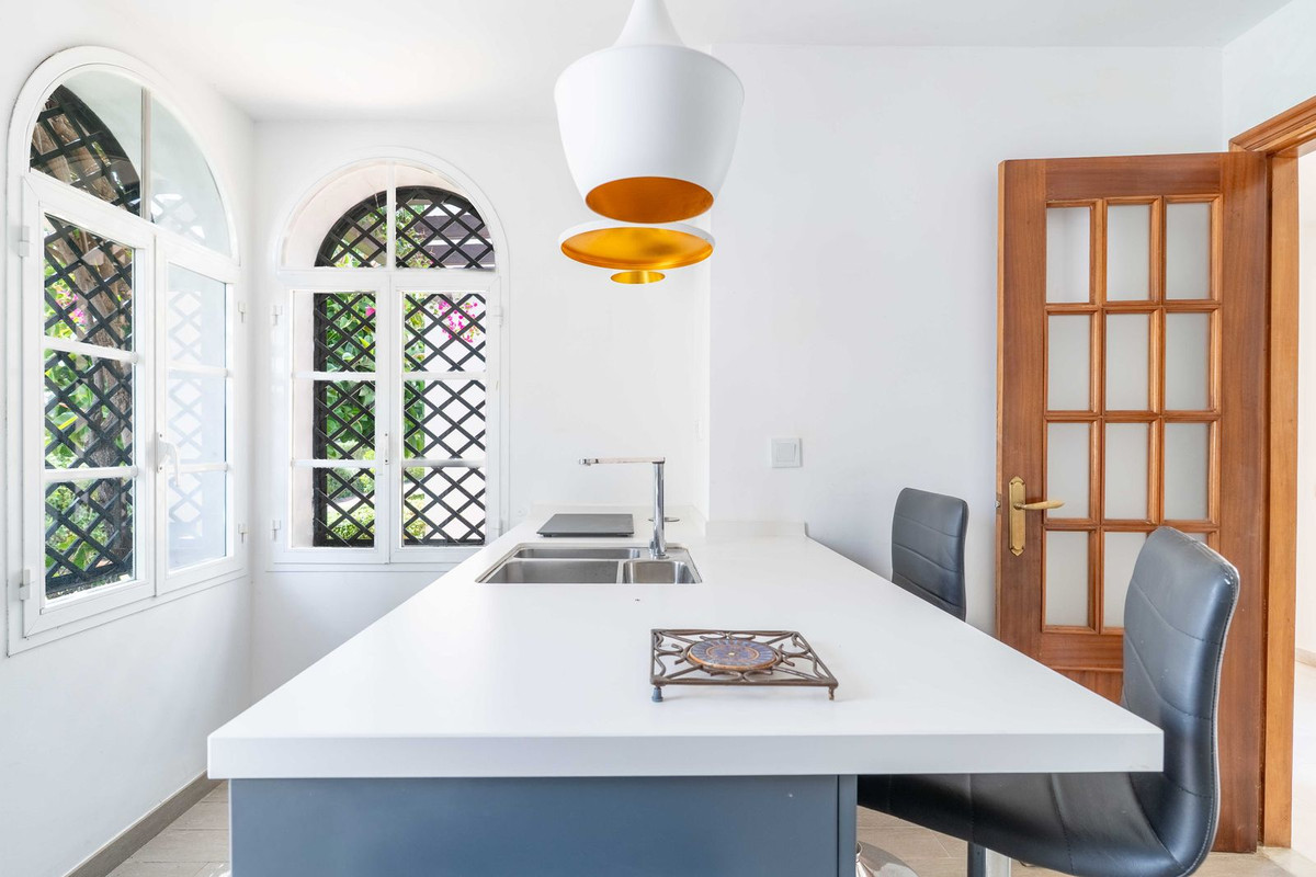 Townhouse for sale in Nueva Andalucía | 3 bedrooms H5130940