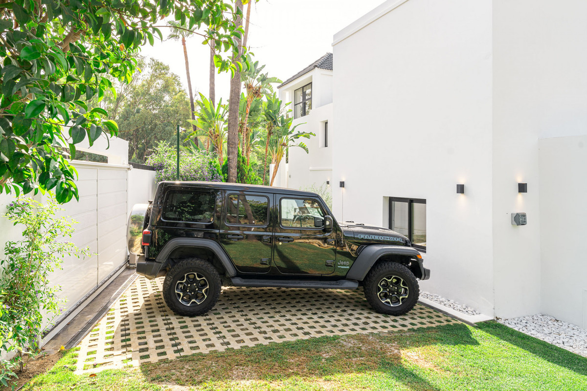 Huis te koop in Nueva Andalucía | 4 slaapkamers H5135674