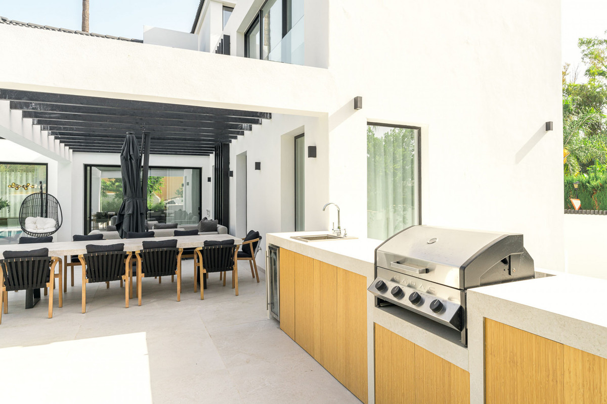 Huis te koop in Nueva Andalucía | 4 slaapkamers H5135674