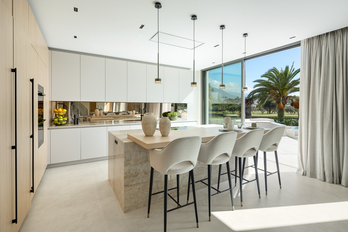 Huis te koop in Nueva Andalucía | 5 slaapkamers H5136022