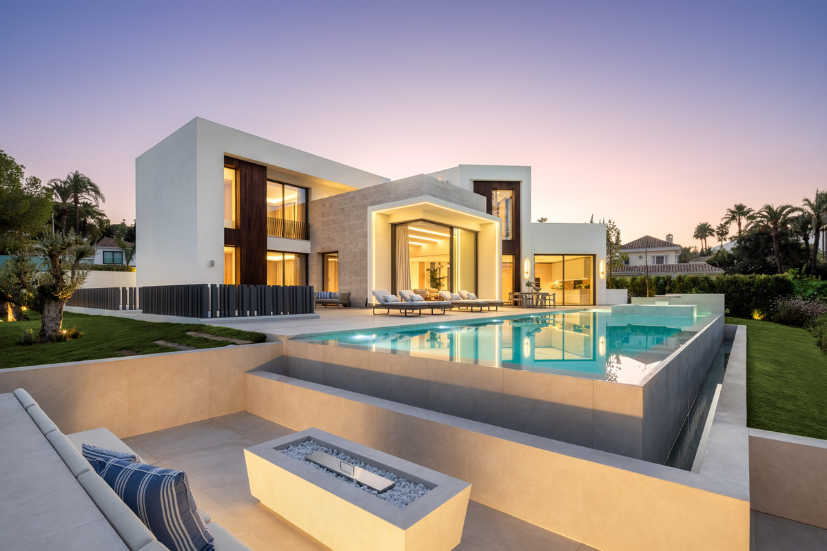 Huis te koop in Nueva Andalucía | 5 slaapkamers H5136022