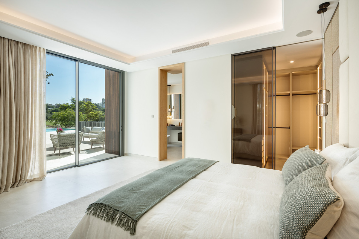 Huis te koop in Nueva Andalucía | 5 slaapkamers H5136022