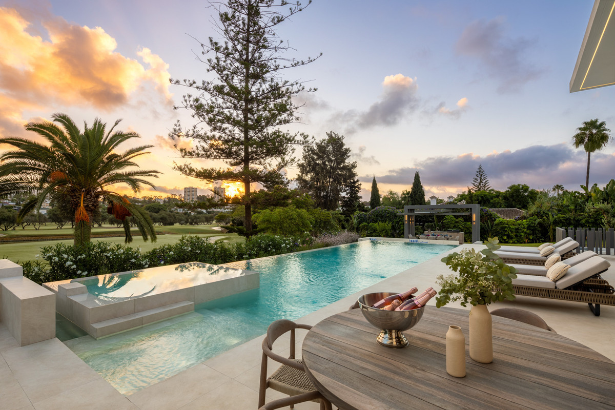Huis te koop in Nueva Andalucía | 5 slaapkamers H5136022