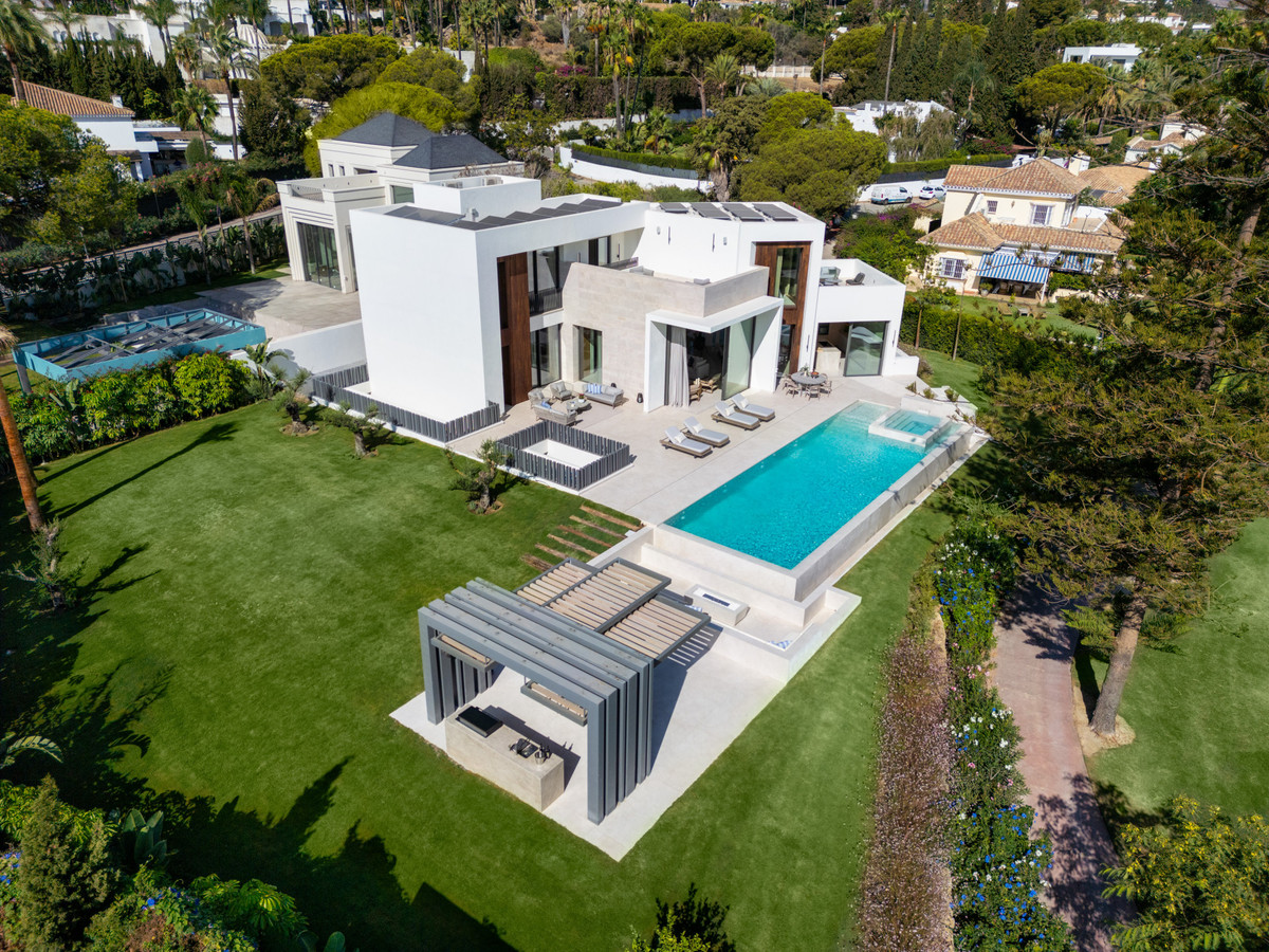 Huis te koop in Nueva Andalucía | 5 slaapkamers H5136022