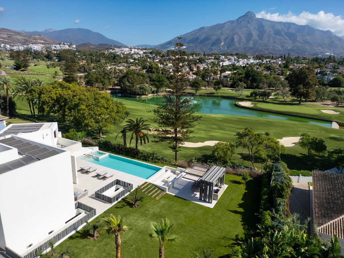 Huis te koop in Nueva Andalucía | 5 slaapkamers H5136022