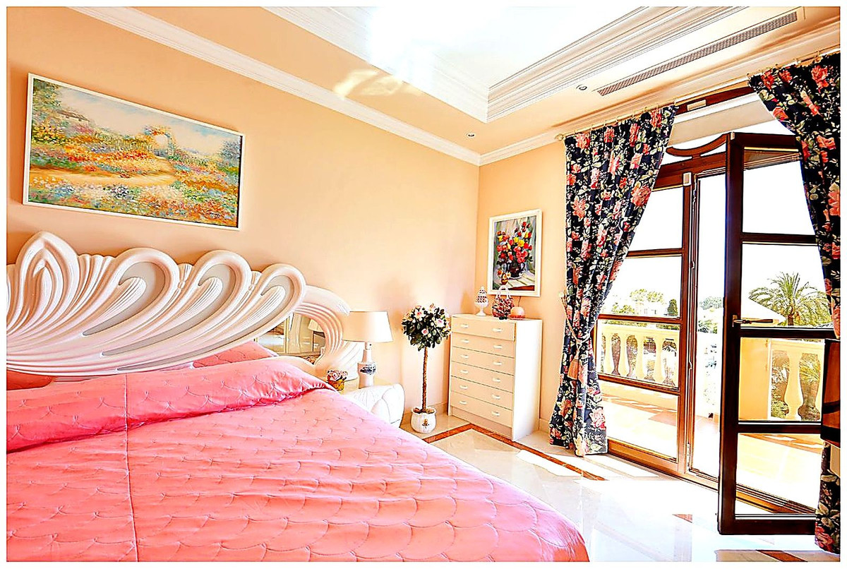 Huis te koop in Nueva Andalucía | 17 slaapkamers H5140987