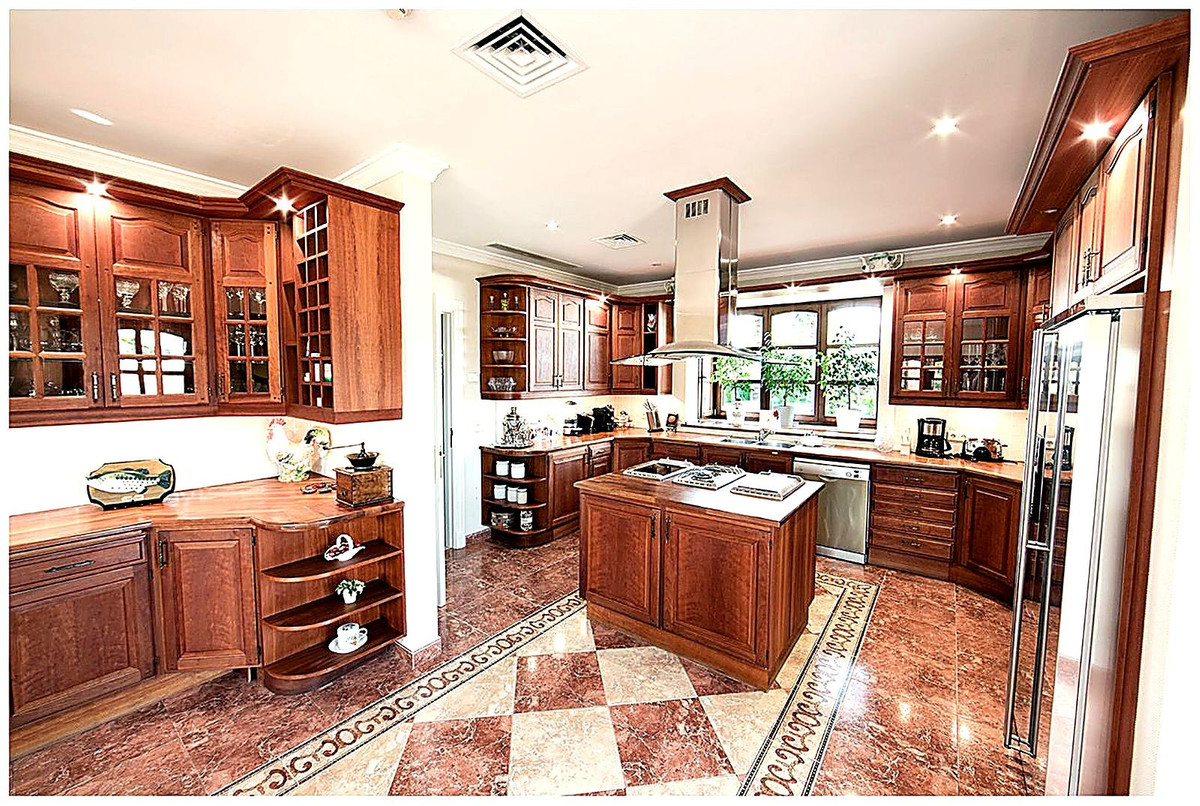 Huis te koop in Nueva Andalucía | 17 slaapkamers H5140987