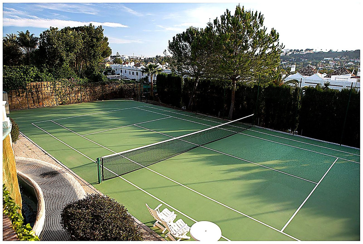 Huis te koop in Nueva Andalucía | 17 slaapkamers H5140987