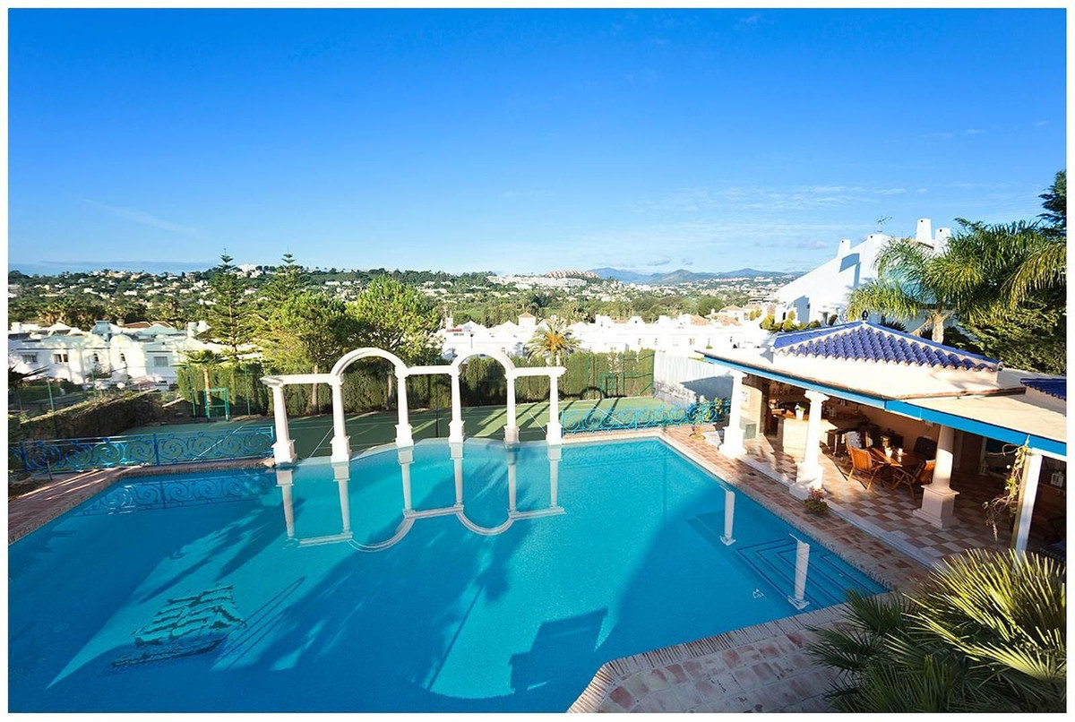 Huis te koop in Nueva Andalucía | 17 slaapkamers H5140987