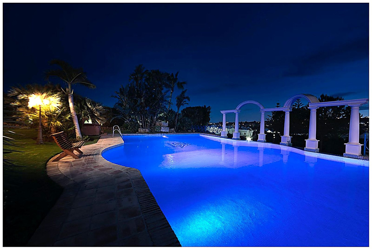 Huis te koop in Nueva Andalucía | 17 slaapkamers H5140987
