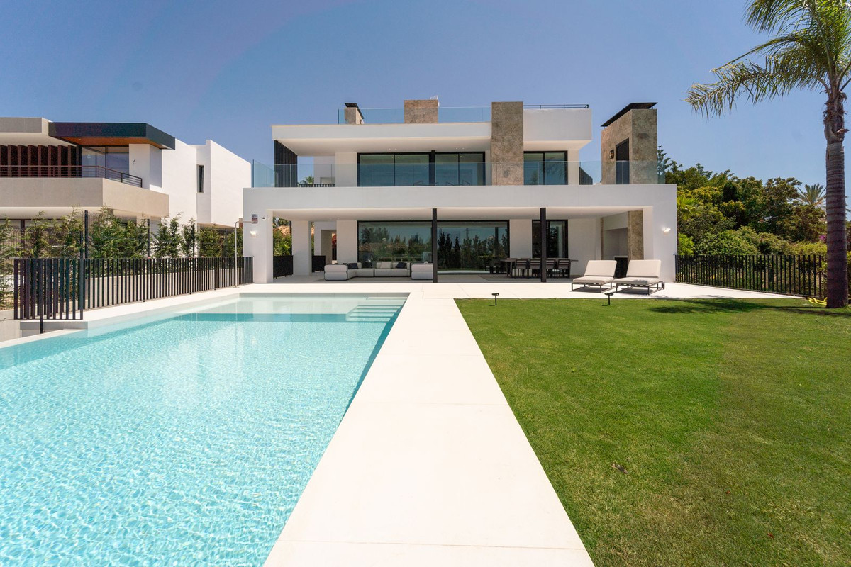 Huis te koop in Nueva Andalucía | 5 slaapkamers H5142208