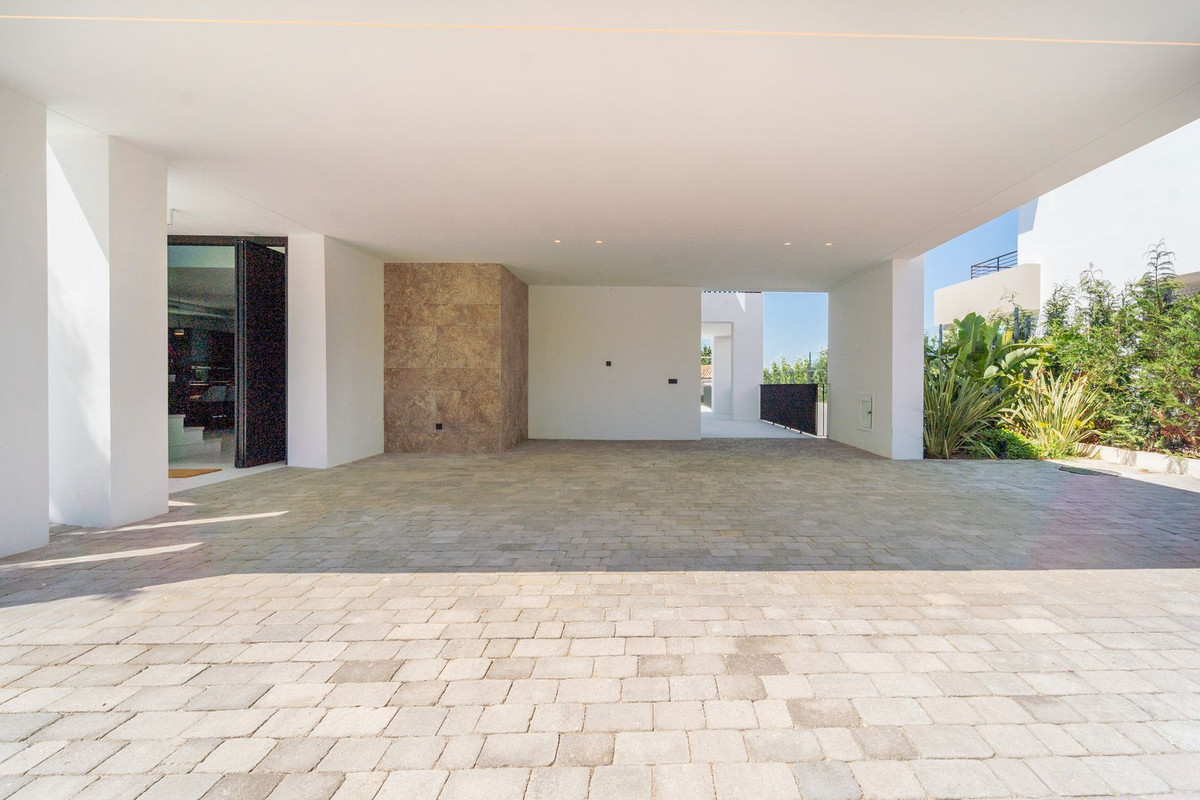 Huis te koop in Nueva Andalucía | 5 slaapkamers H5142208