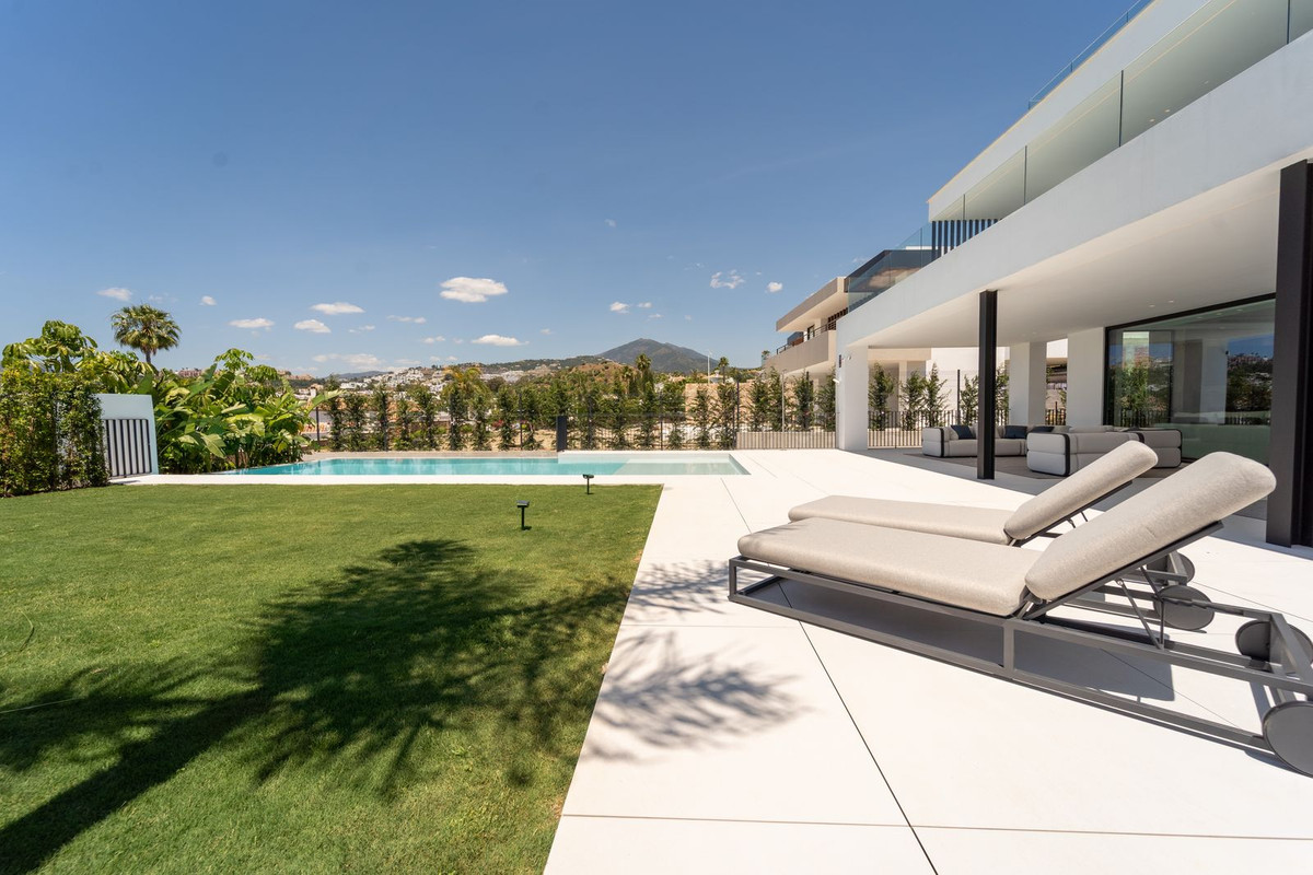 Huis te koop in Nueva Andalucía | 5 slaapkamers H5142208