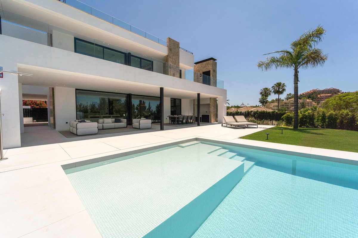 Huis te koop in Nueva Andalucía | 5 slaapkamers H5142208