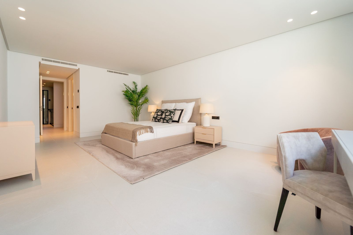 Huis te koop in Nueva Andalucía | 5 slaapkamers H5142208