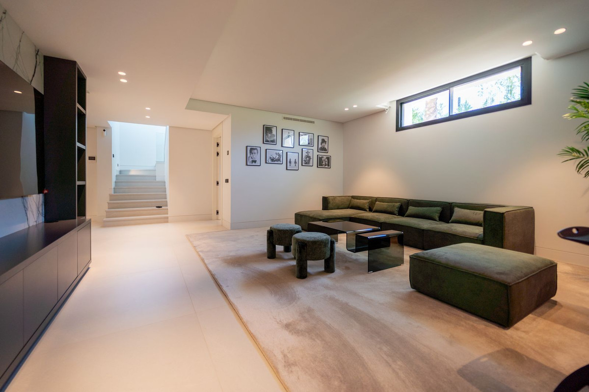 Huis te koop in Nueva Andalucía | 5 slaapkamers H5142208