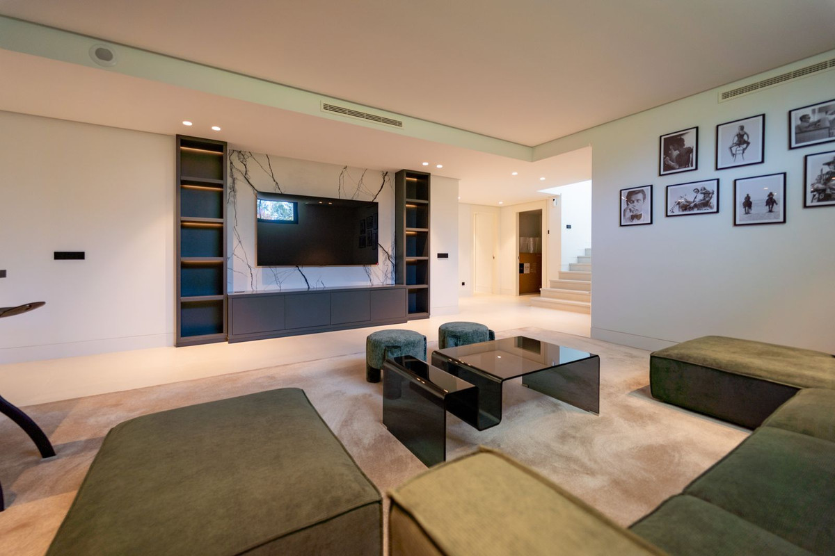 Huis te koop in Nueva Andalucía | 5 slaapkamers H5142208