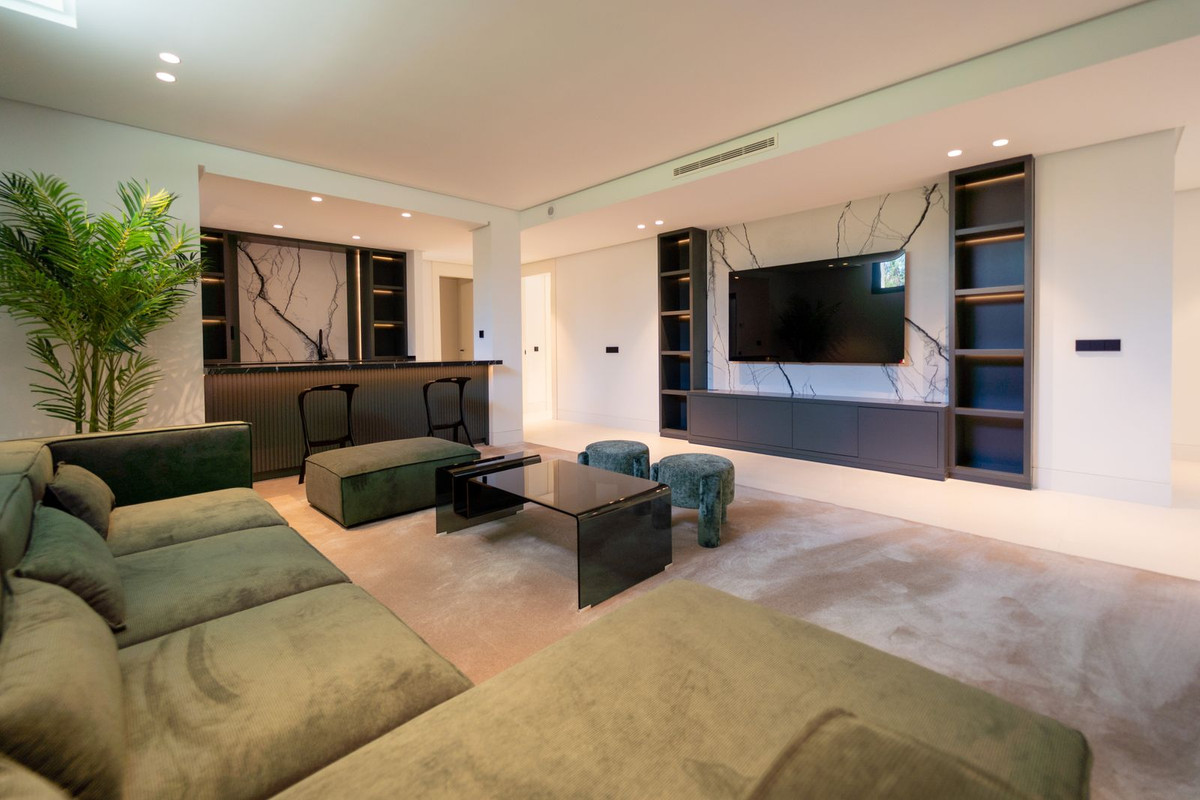 Huis te koop in Nueva Andalucía | 5 slaapkamers H5142208