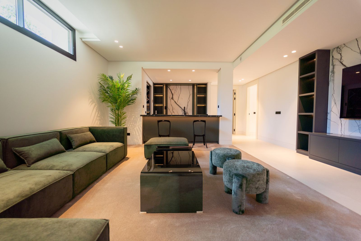 Huis te koop in Nueva Andalucía | 5 slaapkamers H5142208
