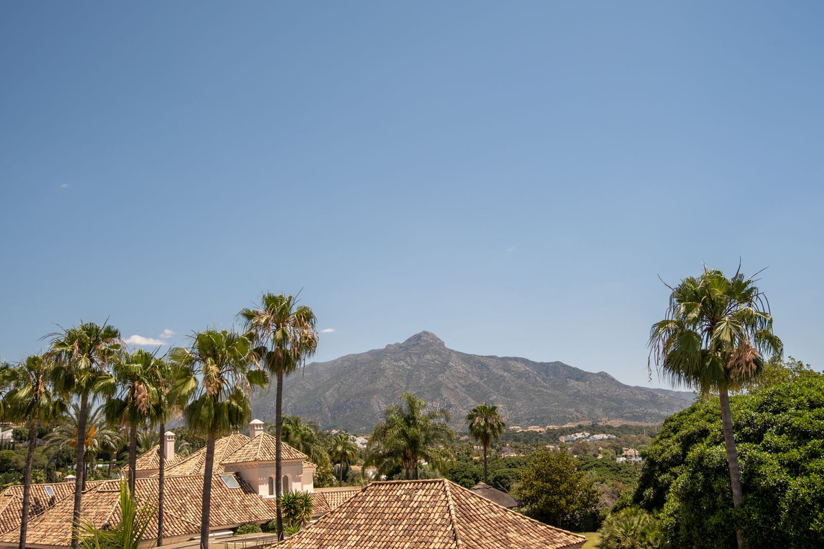 Huis te koop in Nueva Andalucía | 5 slaapkamers H5142208