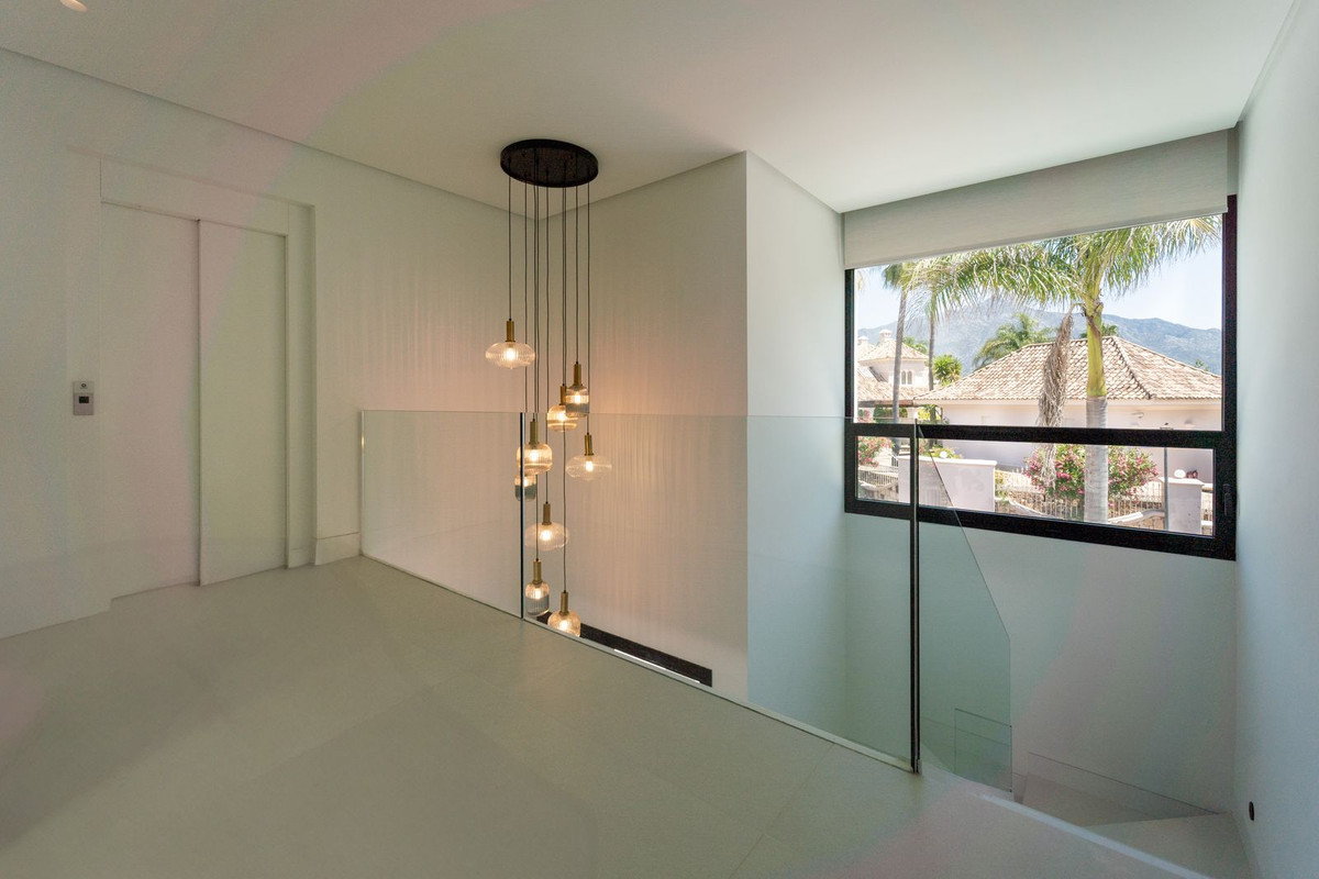 Huis te koop in Nueva Andalucía | 5 slaapkamers H5142208