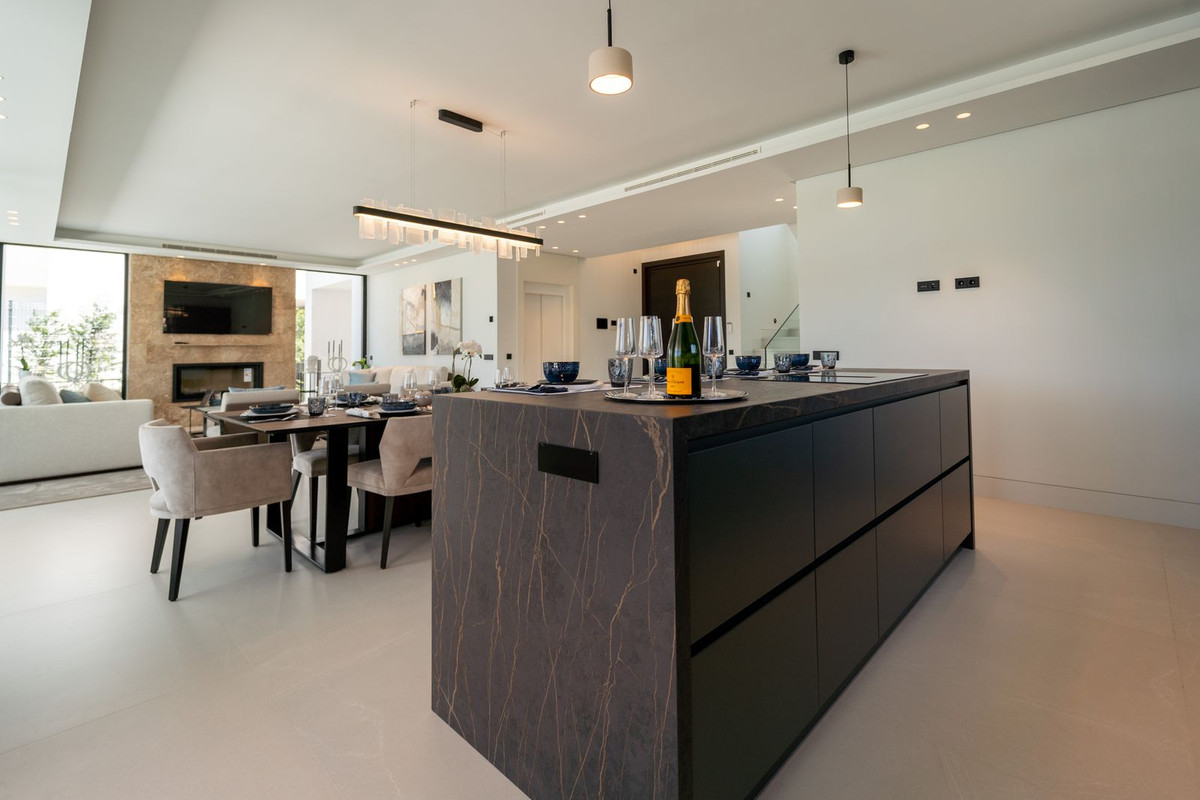 Huis te koop in Nueva Andalucía | 5 slaapkamers H5142208